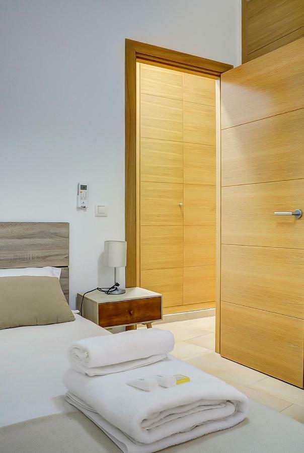 Apartamento San Julian Sevilla Bagian luar foto